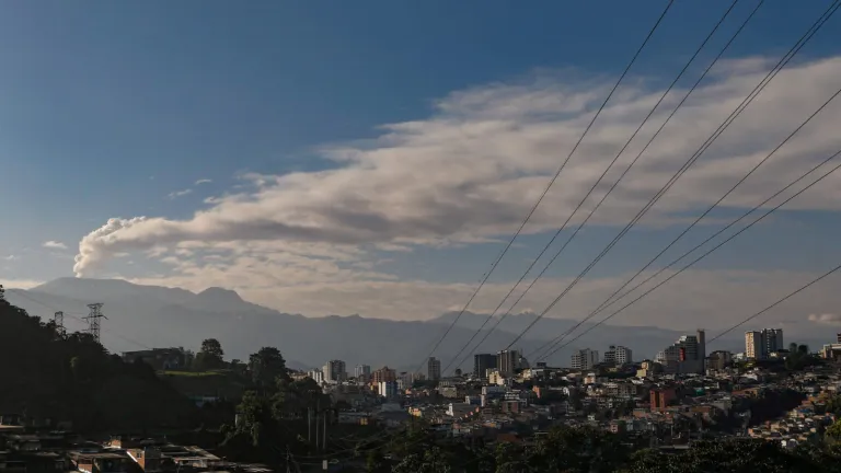Aumenta la expectativa frente a la actividad del Nevado del Ruiz