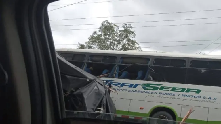 Accidente en la vía Chigorodó–Mutatá:  tres muertos y tres heridos