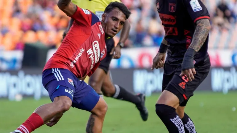 América de Cali líder del fútbol colombiano
