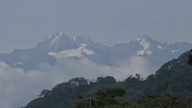 Avanza búsqueda de dos paracaidistas en Sierra Nevada