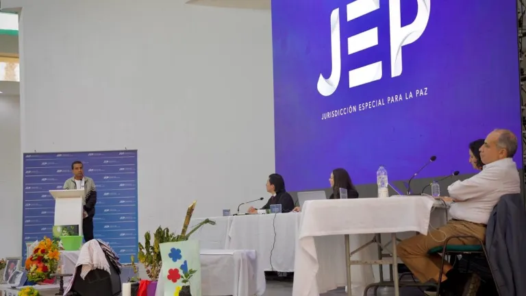 Avanzan en Antioquia las audiencias públicas de la JEP con familiares de víctimas de “falsos positivos”