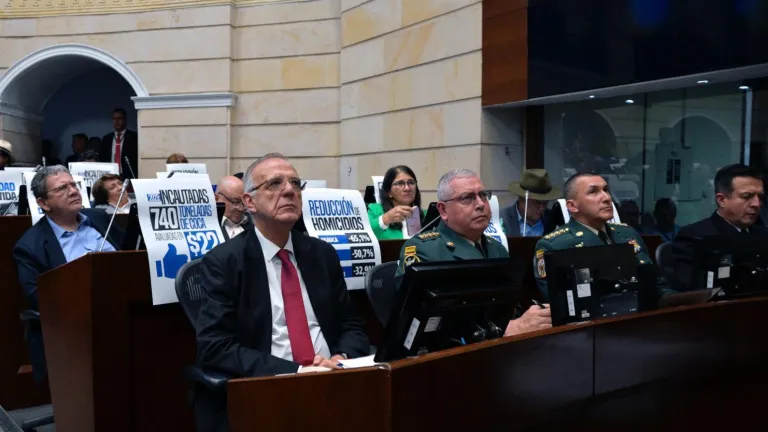 "Aumentamos la planta de soldados": Ministro de defensa