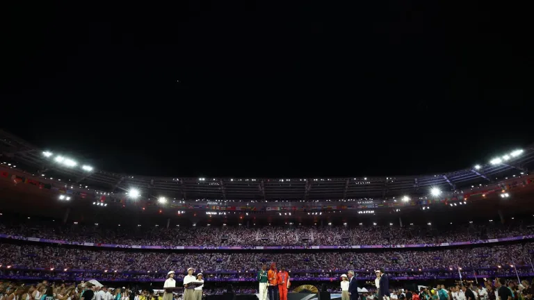 París cierra los Juegos Olímpicos 2024 con una ceremonia espectacular
