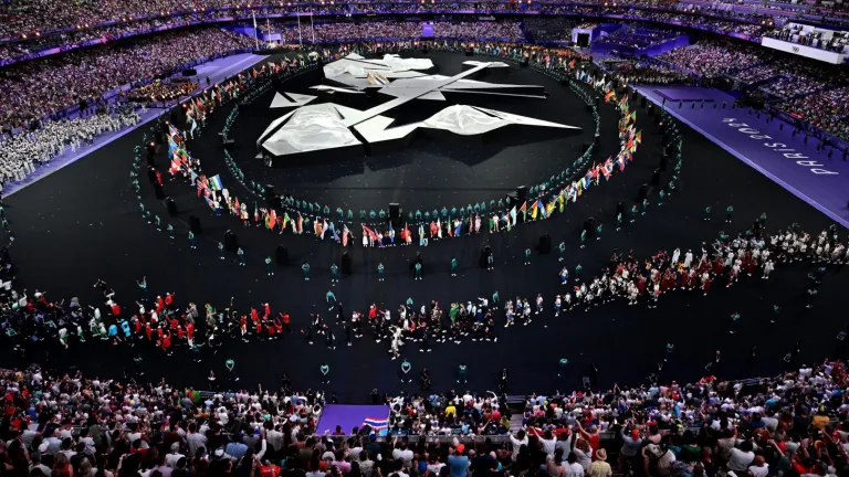Clausura de París 2024: cultura francesa y estrellas internacionales