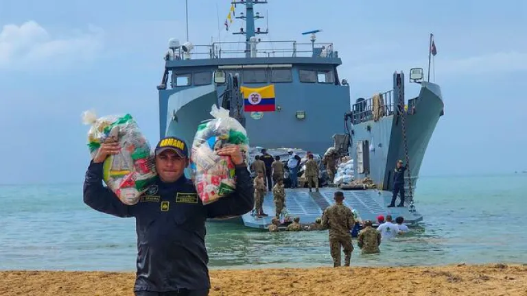 Gobierno distribuye 180 toneladas de ayuda humanitaria a La Guajira y Chocó