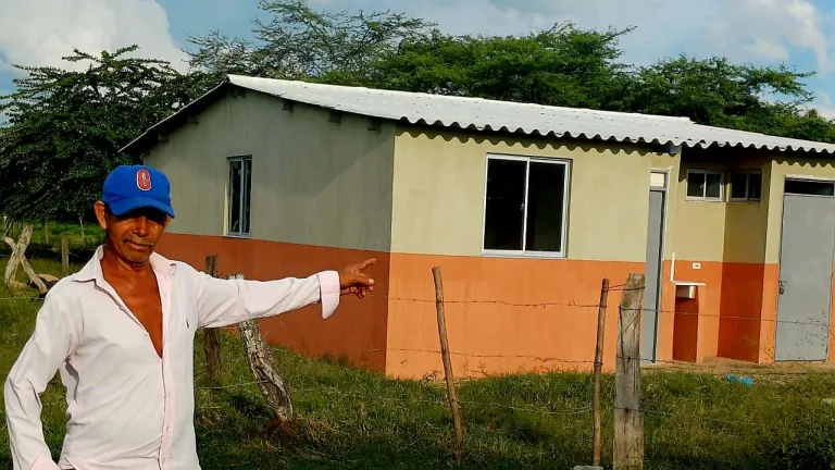 Gobierno entrega subsidios de vivienda en Magdalena 