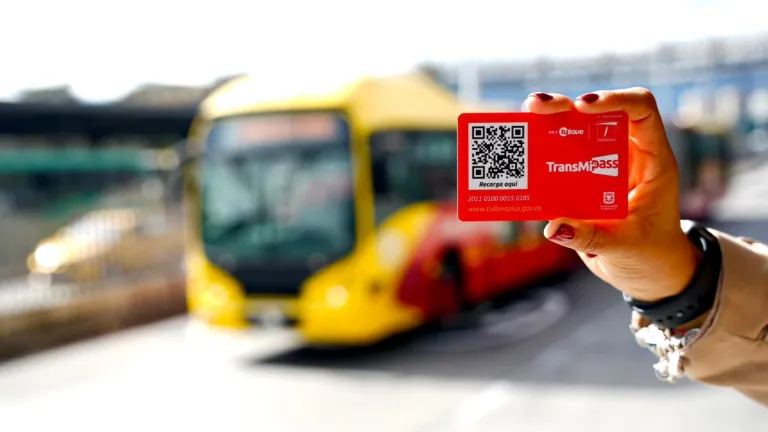 TransMiPass: nueva tarjeta de TransMilenio ofrece 65 viajes por $160.000 al mes