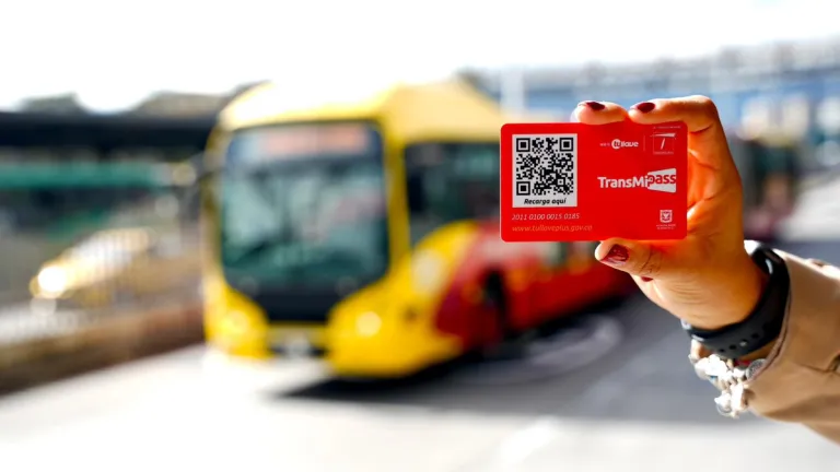 TransMiPass: nueva tarjeta de TransMilenio ofrece 65 viajes por $160.000 al mes
