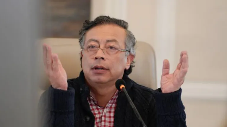 Petro anuncia medidas contra fondos privados por ahorros pensionales