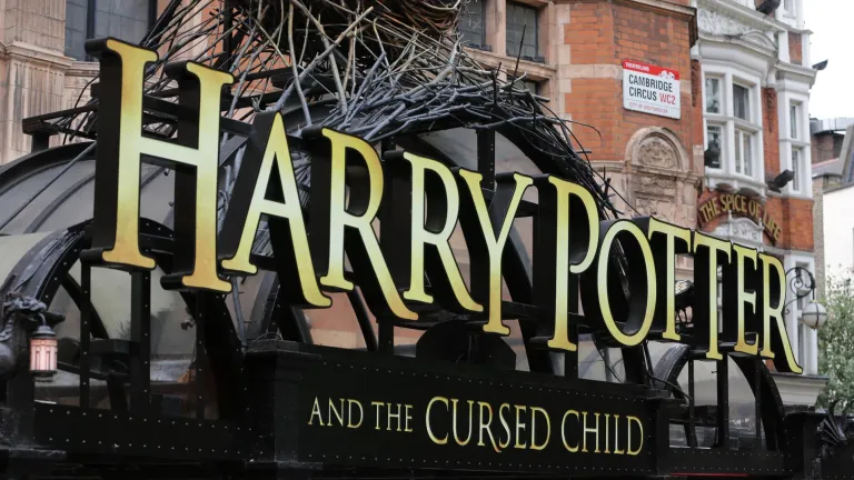 Replicas de espada de Harry Potter son retiradas del mercado en Japón 