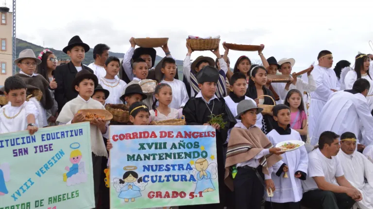 Ángeles somos y del cielo venimos