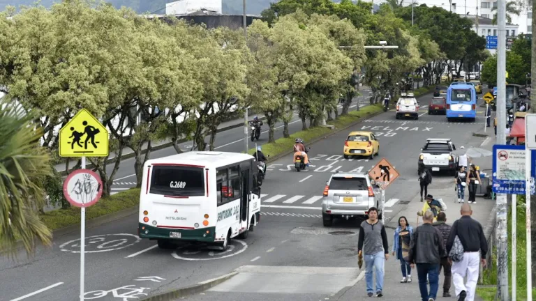 Más de 5.000 millones de pesos para vías de Manizales