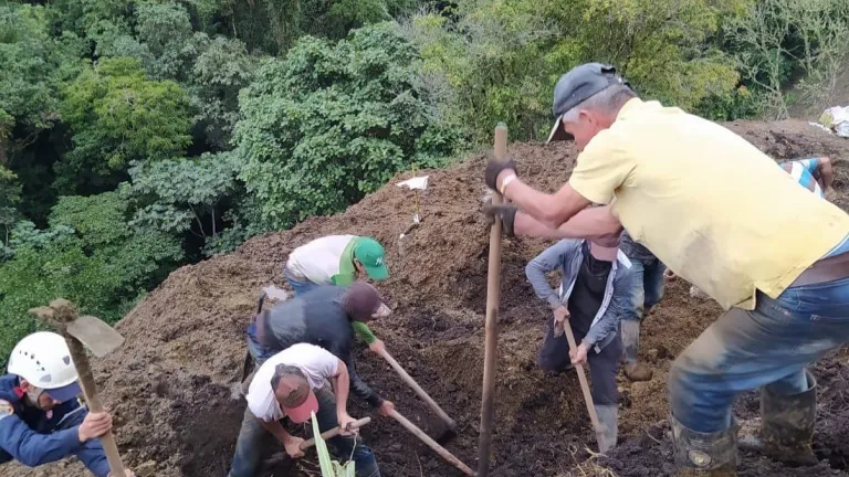 Deslizamiento en Marulanda, Caldas: rescatan cuerpo de maquinista que murió 