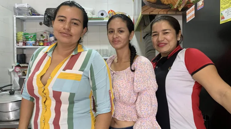 mujeres firmantes en el Caguán