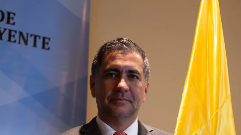 Procuraduría investiga irregularidades en la destinación de cemento donado a San Luis