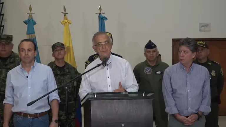 Ministro de Defensa sobre no suspensión de cese al fuego con Emc