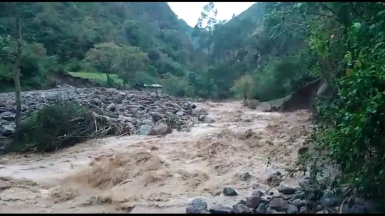  Ola invernal en Colombia | Alerta roja en tres municipios del Cauca