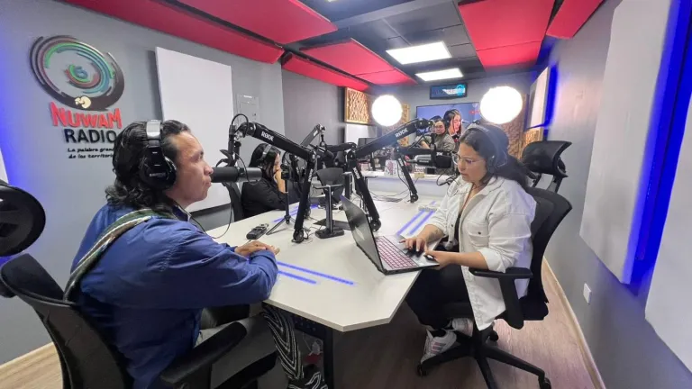 Nuwam: Emisora que defiente los derechos indígenas y los territorios de Colombia