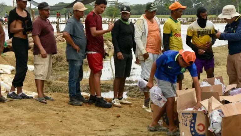 Inundaciones en Córdoba Petro pide retirar jarillones