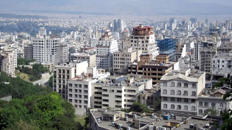 Irán denuncia más de 2.000 muertos por bombardeos de Estados Unidos e Israel