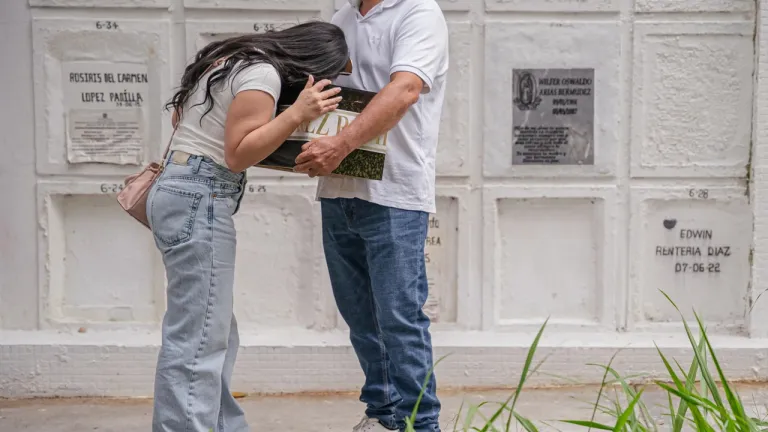 JEP entrega el cuerpo de la séptima víctima de desaparición forzada hallada en La Escombrera