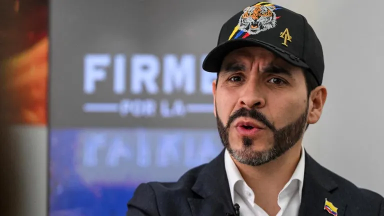 Juez ordena retirar propaganda de Abelardo de la Espriella