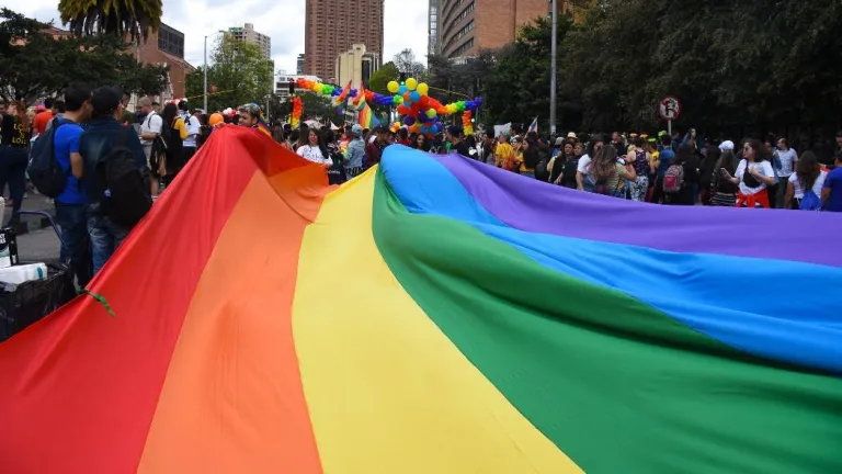 Corte Constitucional aboga por la protección de la comunidad LGBTIQ+ en el ámbito laboral