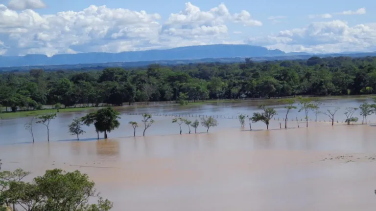 Ríos en Santader en alerta por aumento de las lluvias.