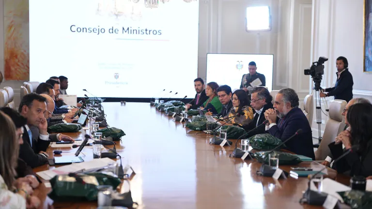 Aumento deuda pública Colombia por hundimiento ley financiamiento 