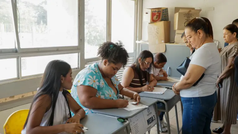 Más de 124.000 personas fueron seleccionadas como jurados de votación en Bogotá: cómo saber si fue elegido y qué debe hacer