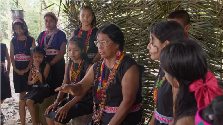 MUIURI reúne seis rondas infantiles que fortalecen la lengua materna, los saberes ancestrales y la memoria del pueblo Inga en el Putumayo a través de la música y el juego.