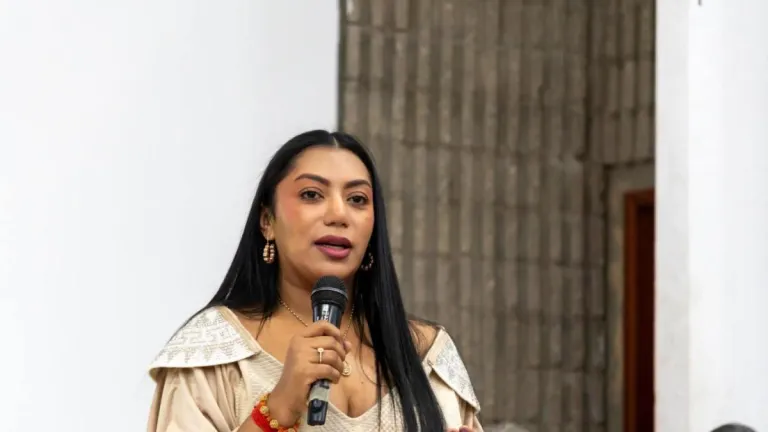 Denuncia a empresa de agua ESEPGUA: Martha Peralta 