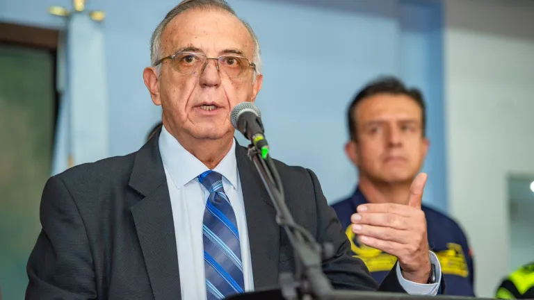 Militares harán parte de las negociaciones con grupos ilegales: MinDefensa