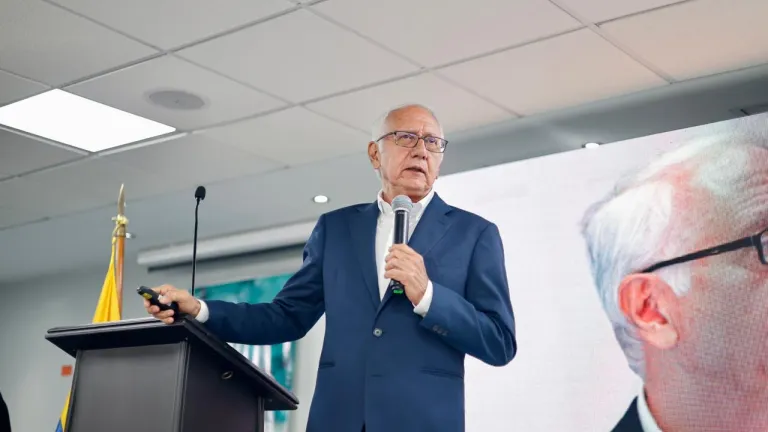 MinSalud afirma que dinero girado a las EPS es suficiente y cuestiona uso de los recursos 