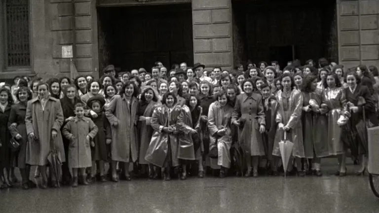 Paseos por la posguerra femenina en la literatura escrita por mujeres