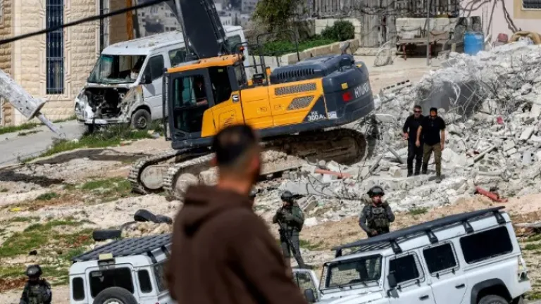 El alto comisionado de la ONU alertó que nuevas medidas israelíes impulsarían anexión ilegal, facilitarían la expansión de colonias en territorio ocupado y desplazaría a población palestina.