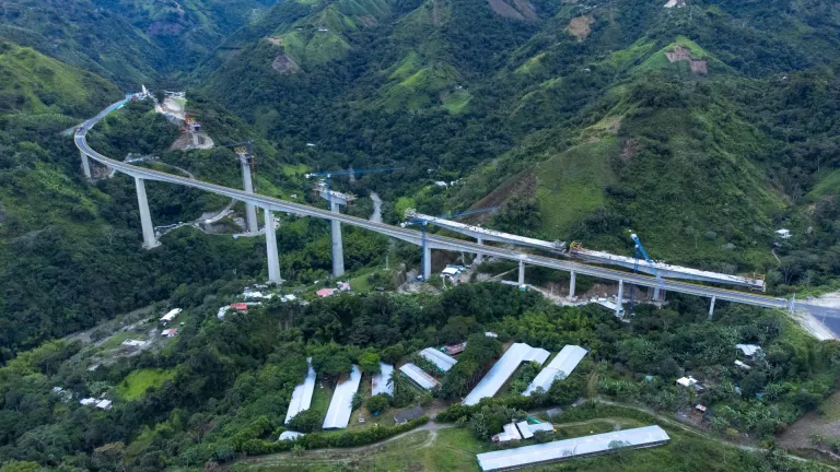 Cierre de la vía Cajamarca - Calarcá