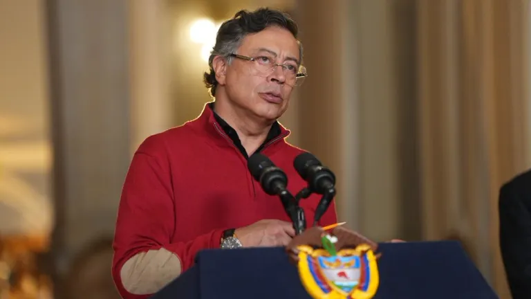 Pdte. Petro rechazó acusaciones falsas de Semana contra RTVC