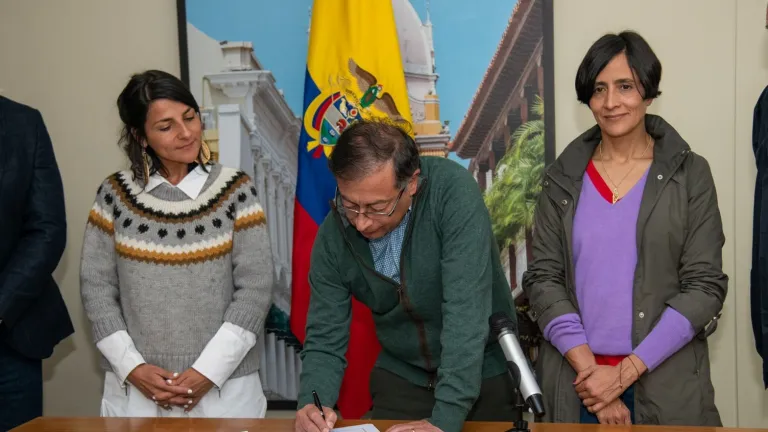 Presidente Petro sancionó la ley que aprueba el Acuerdo de Escazú