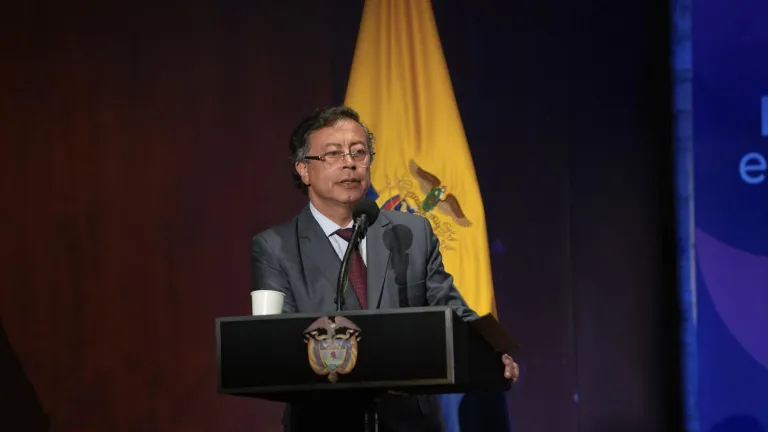 Petro advierte riesgo de escalada militar en el Caribe y propone una diplomacia de los pueblos