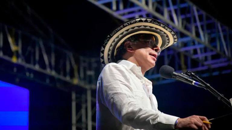 Petro ordena recuperar lengua zenú