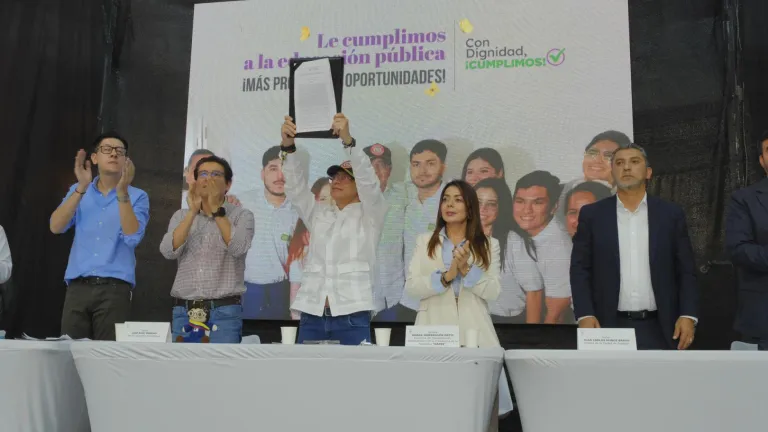 Petro promulga Ley 2568 y cambia financiación universitaria