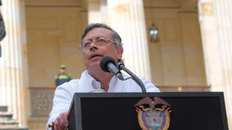 Petro responde a Cambio sobre favorecer extrema derecha