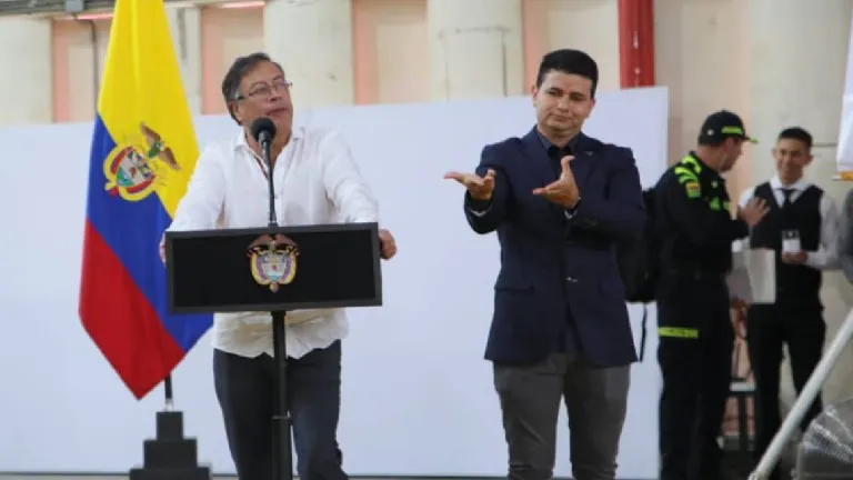 Presidente Petro ordena el cierre de pasos irregulares entre Colombia y Venezuela
