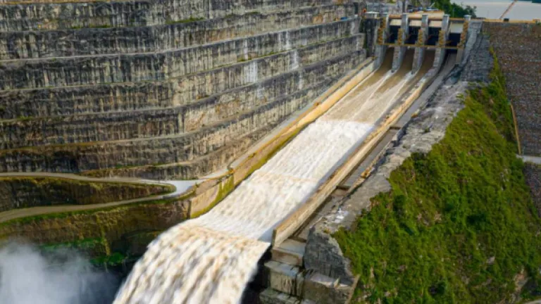 Por qué están subiendo los precios de energía