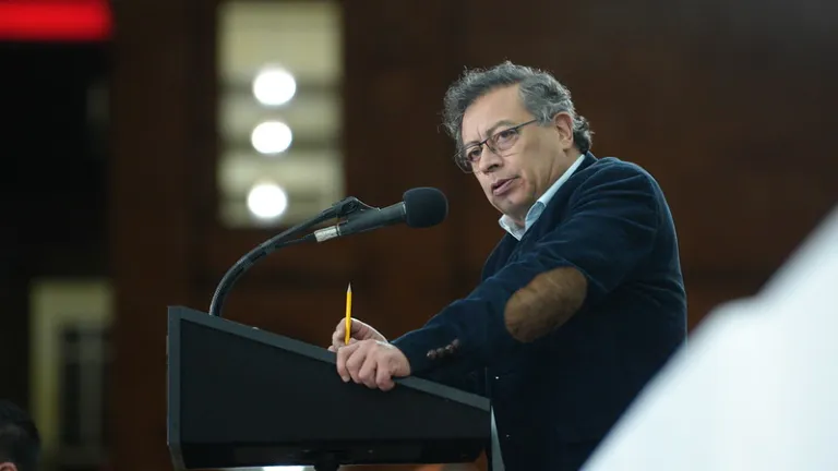 Presidente Petro aspira entregar 600 mil hectáreas al campesinado