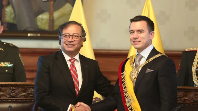 Presidente Petro propone integración energética regional ante crisis en Ecuador