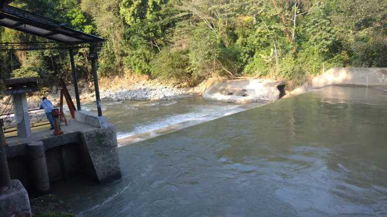 Deslizamiento de tierra en el Líbano, Tolima: represamiento del río Recio