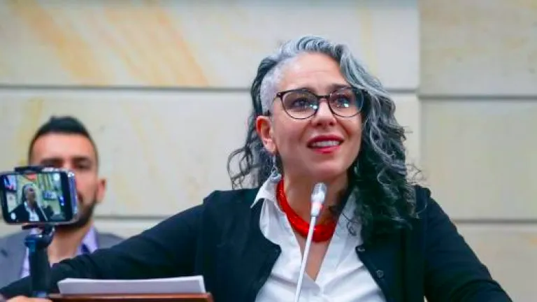Proyecto para bajar salario de congresistas fue frenado por Efraín Cepeda, denuncia Pizarro