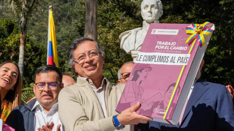 Reformas laboral y pensional, y aumento del salario: balance de medidas para trabajadores en el gobierno Petro